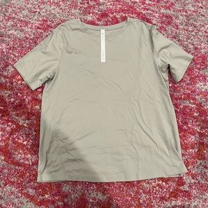 lululemon tee